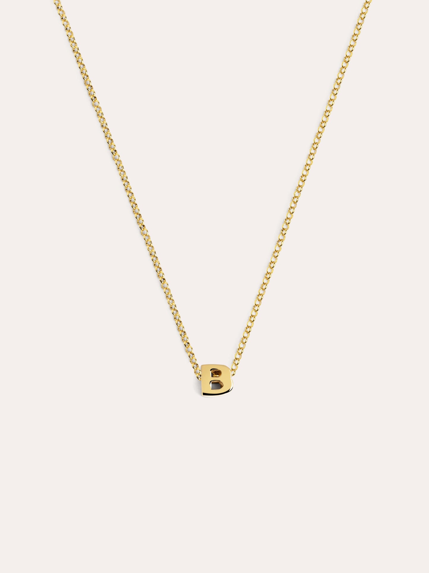 Gouden ketting met gepersonaliseerd initiaal