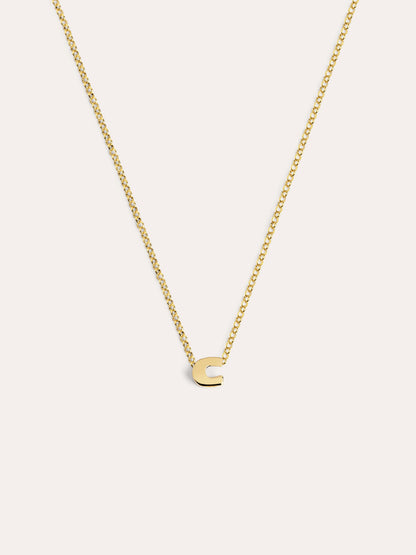 Gouden ketting met gepersonaliseerd initiaal