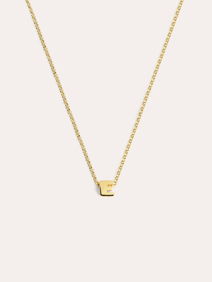 Gouden ketting met gepersonaliseerd initiaal