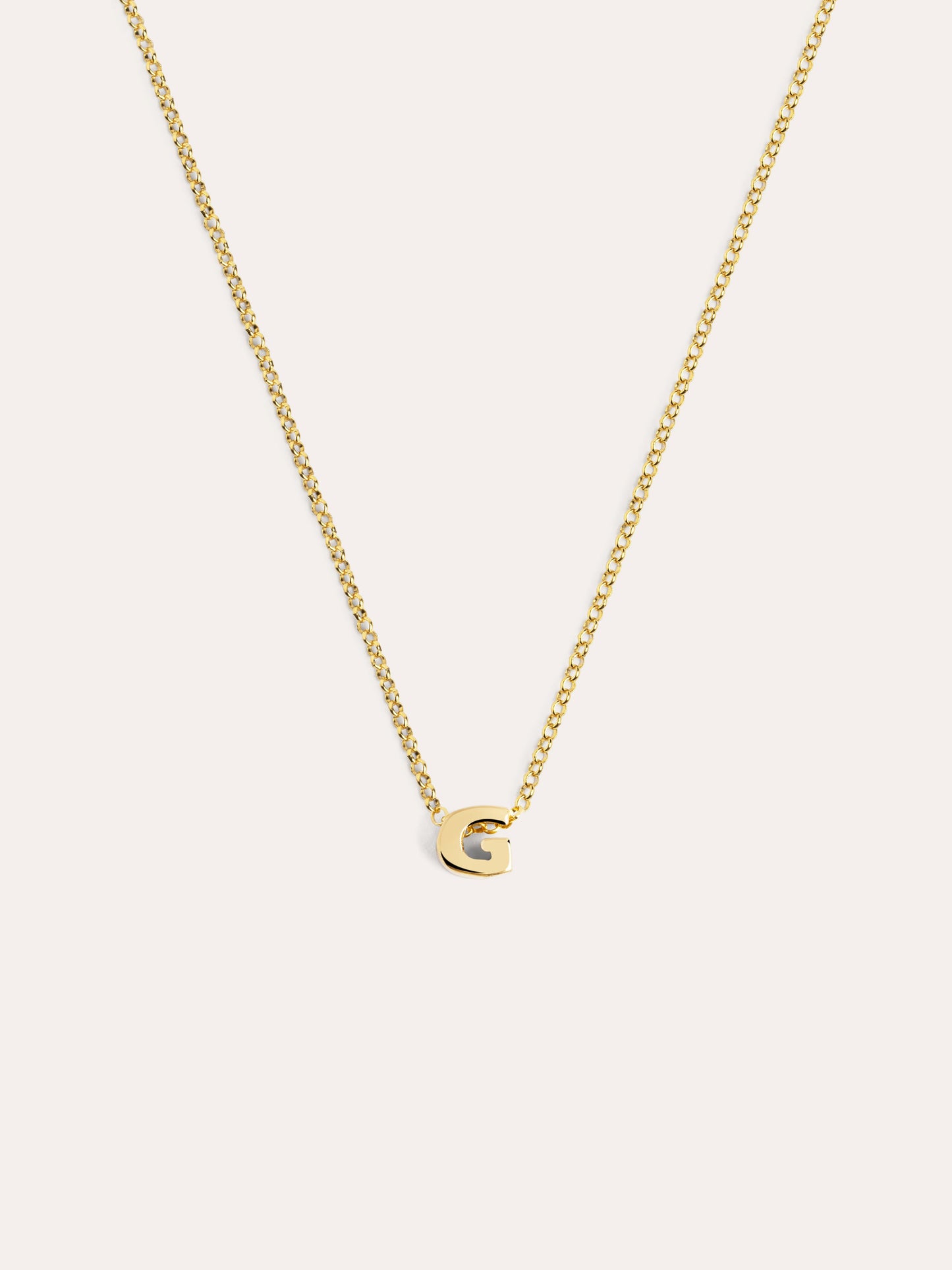 Gouden ketting met gepersonaliseerd initiaal