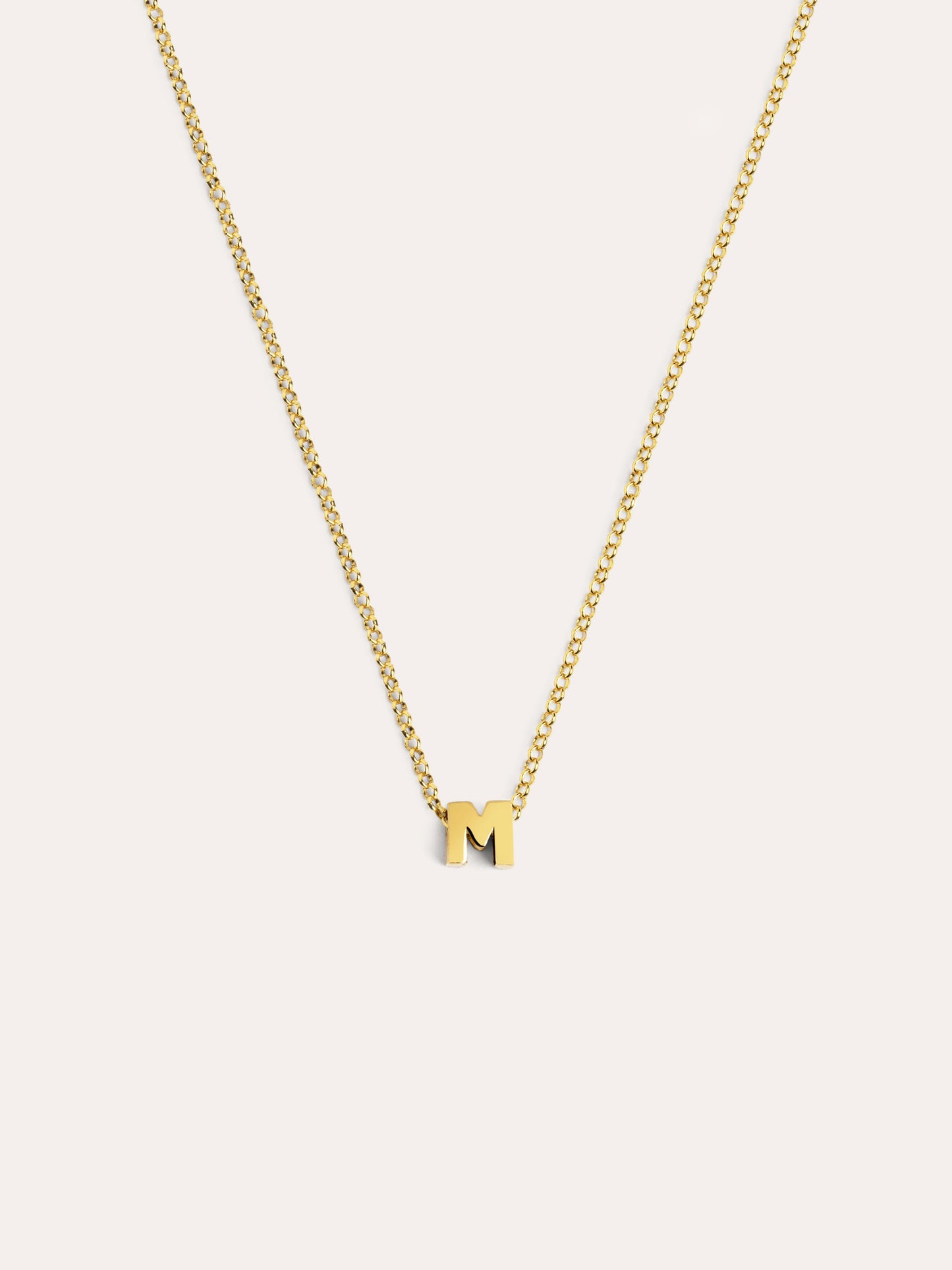 Gouden ketting met gepersonaliseerd initiaal