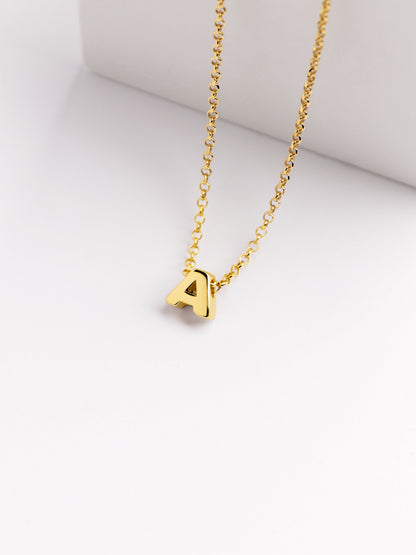 Gouden ketting met gepersonaliseerd initiaal